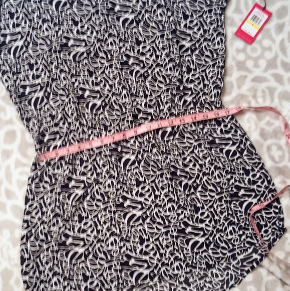 NWT Vince Camuto Cold Shoulder Tunic or Coverup - Picture 3 of 4