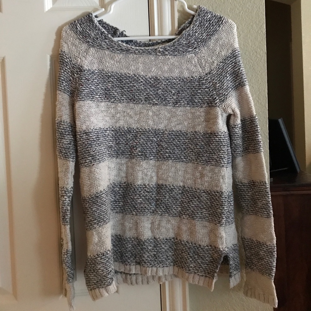 Mudd cream and grey blue sweater