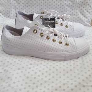 NWT White Leather Lowtop Converse - Men & Women