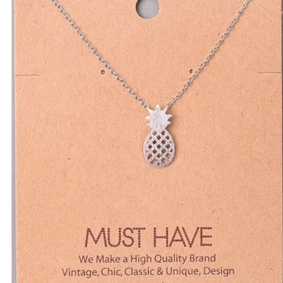 Must Have Collection 🍍 Necklaces - Picture 3 of 4