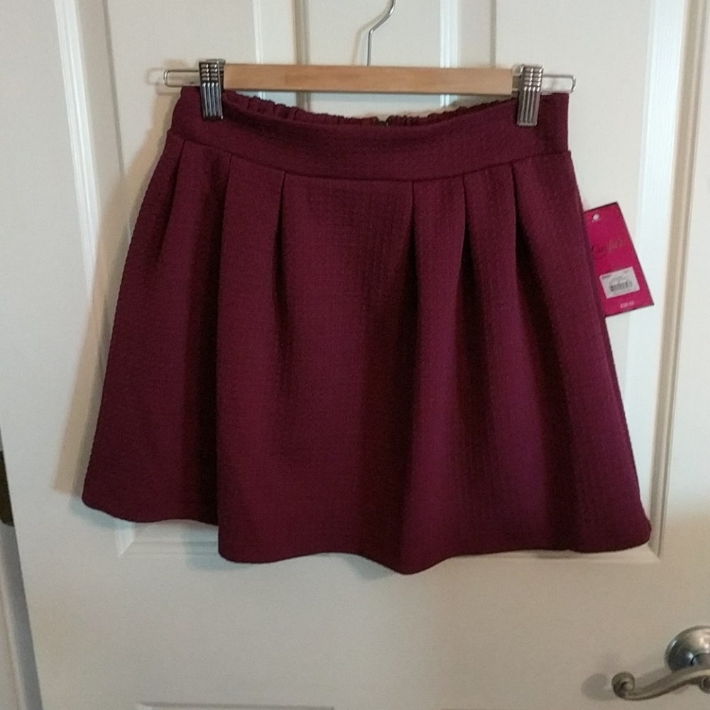 Maroon mini skirt
