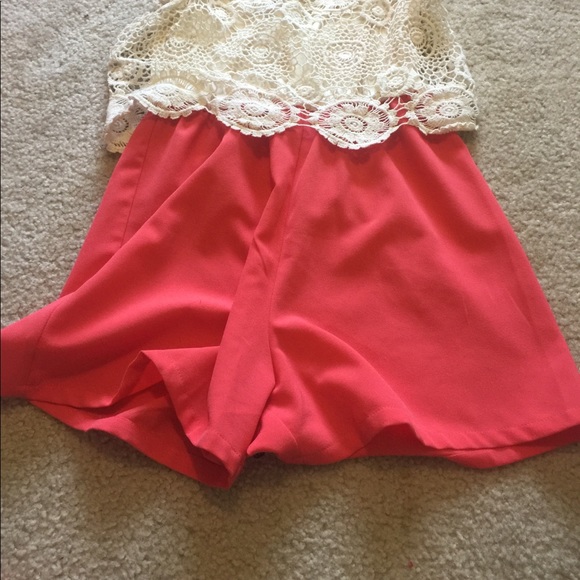 White  lace and coral romper - Picture 4 of 5