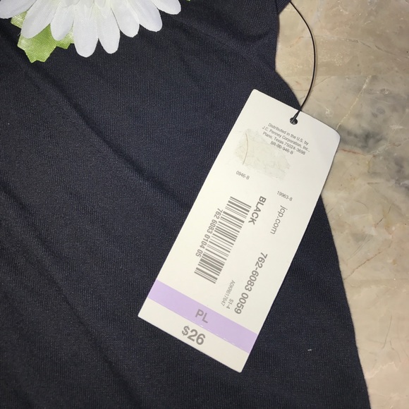 Black top - Picture 2 of 3