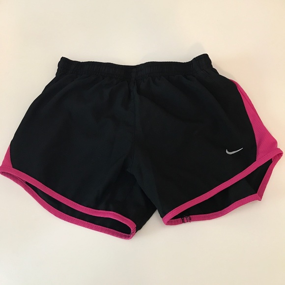 girls nike shorts !!! - Picture 1 of 3