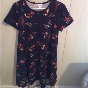 Xs lularoe Carly