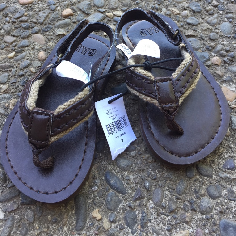🐠Baby gap brown faux ankle strap flip flops