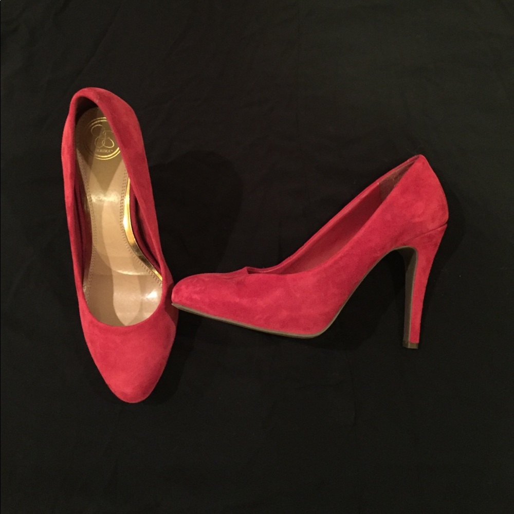 Jessica Simpson pumps