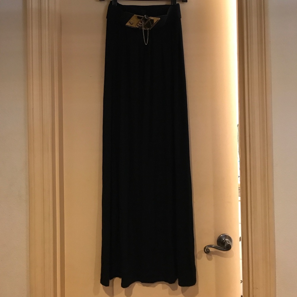 2B black long skirt
