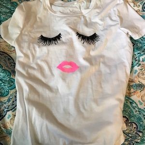 Size M lashes n lips top