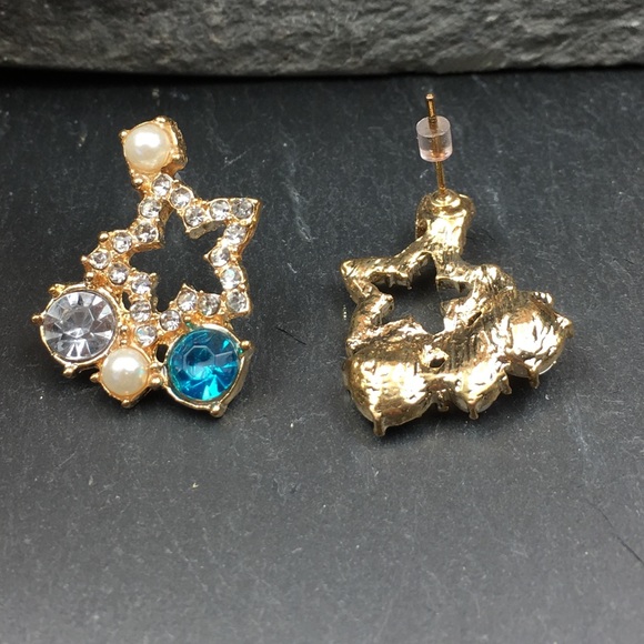 Rhinestone Star Stud Earrings - Picture 3 of 8