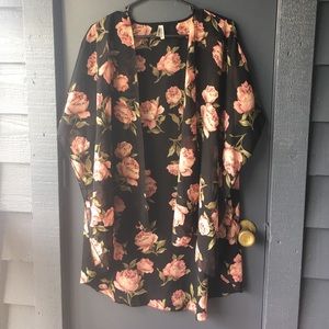 Boutique Black Floral Kimono