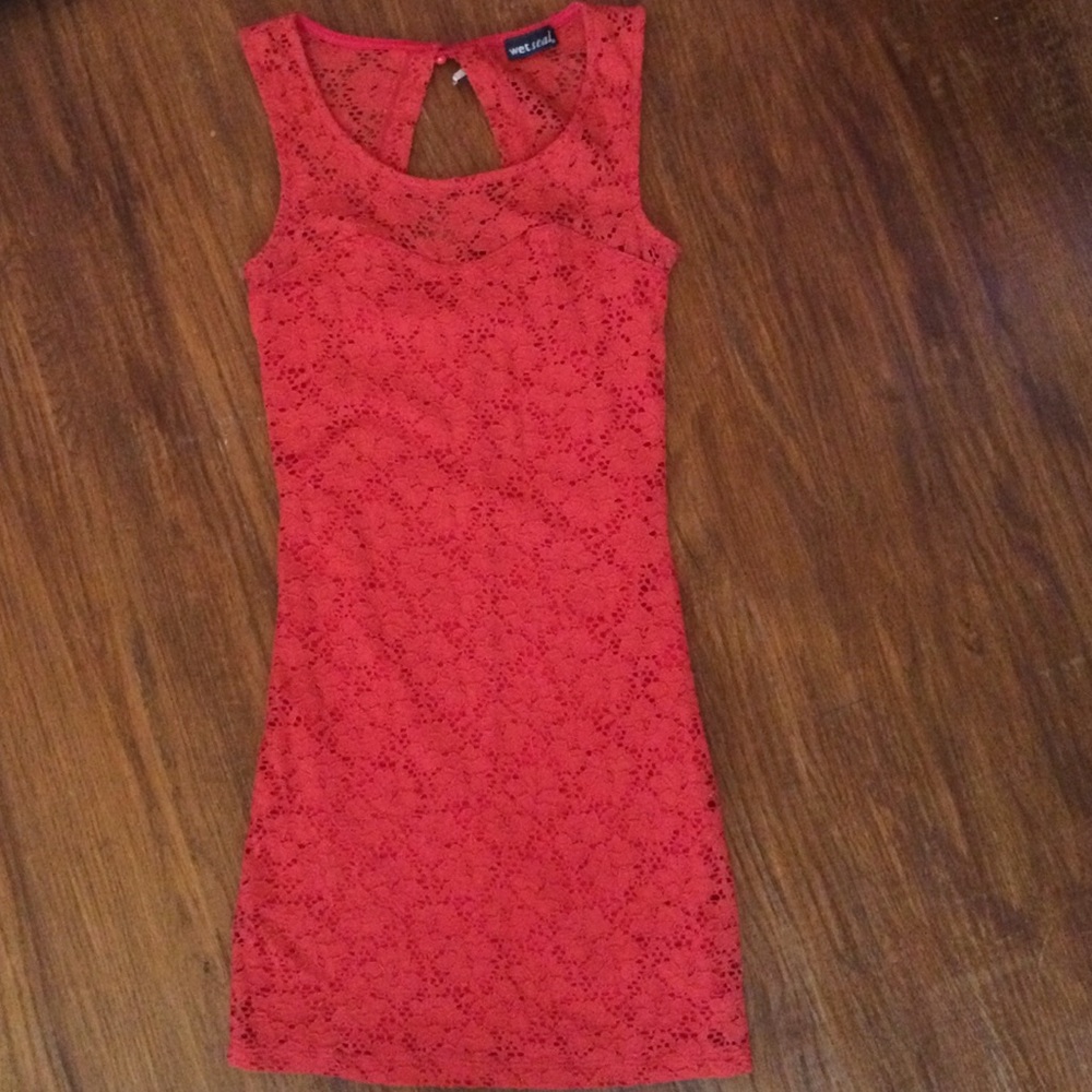 Bodycon lace dress