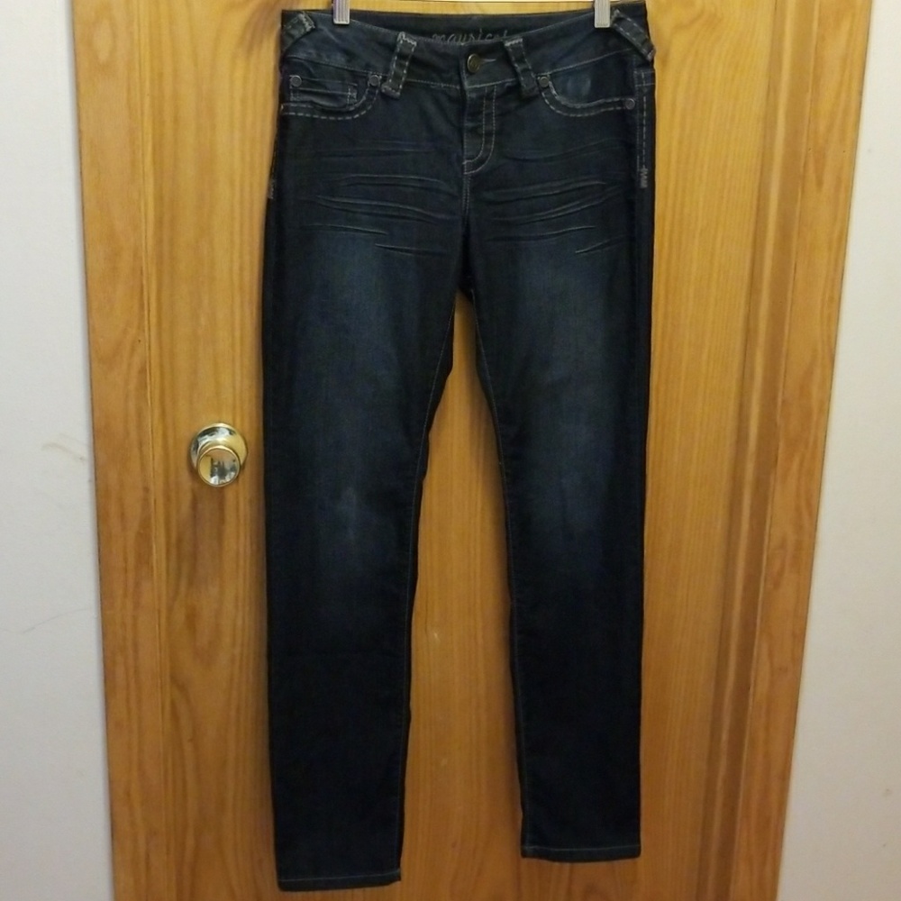 Woman's Maurices size M-R jeans