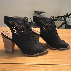 Cut out heel, open toe tie up booties