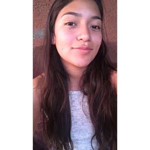 Meet your Posher, Casandra