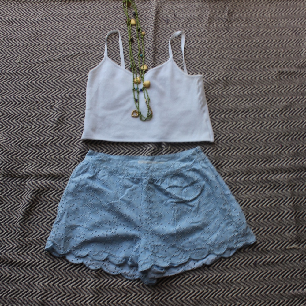 Blu Pepper Chambray Scalloped Embroidered Shorts