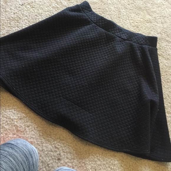 Black skirt - Picture 4 of 4