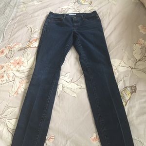 Ann Taylor Loft Size 4 or 27 skinny jeans w crease