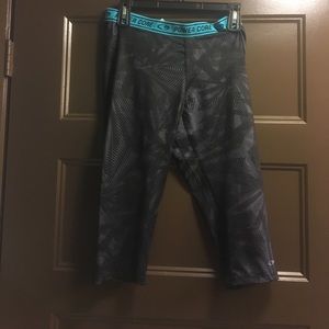 Core power workout capris.