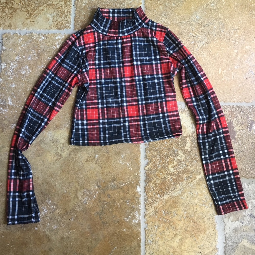 NWOT Boohoo Tartan Turtleneck Crop Top