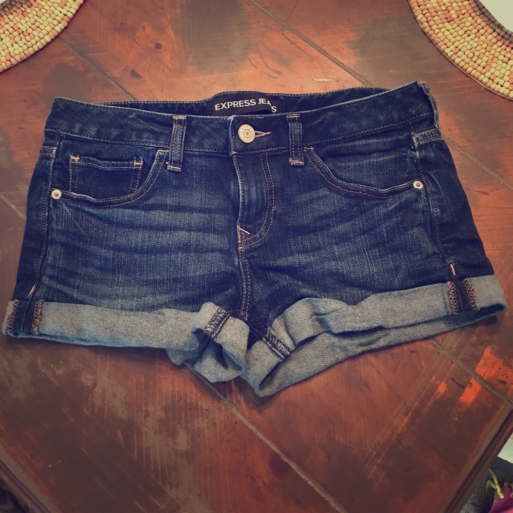 Express jean shorts size 4