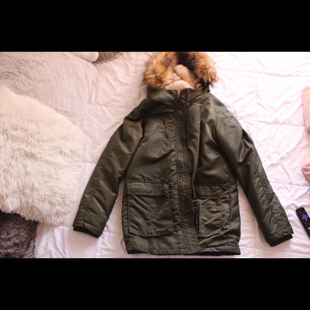 Parka with buttons + zipper