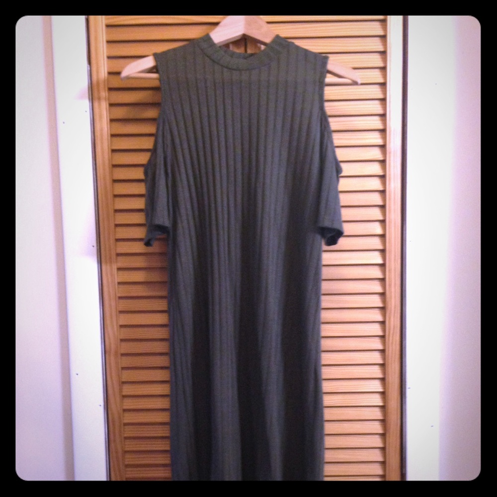Cold Shoulder Fitted Midi Dress