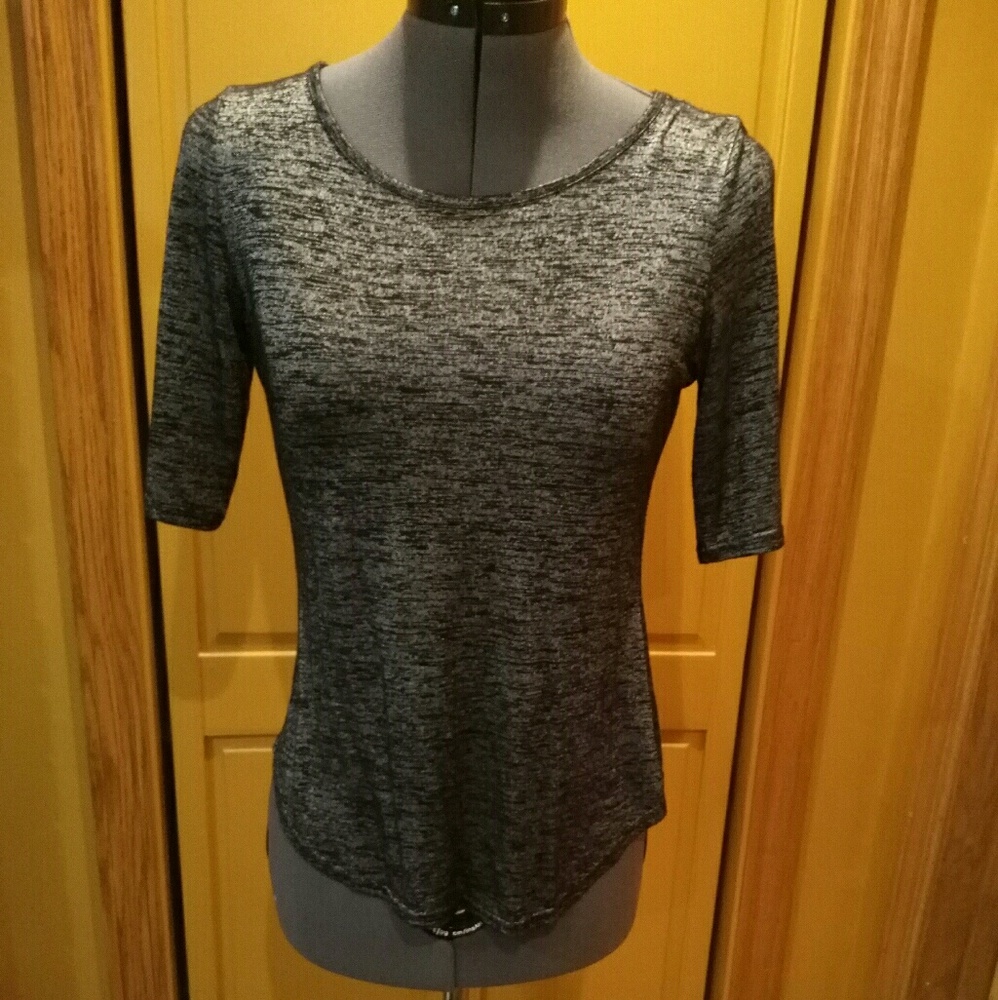 Gray top