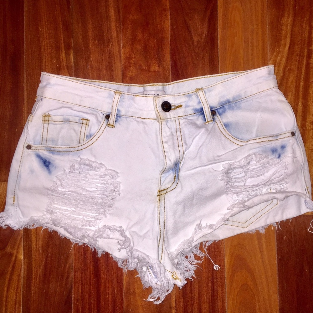 NWOT ripped high waisted jean shorts