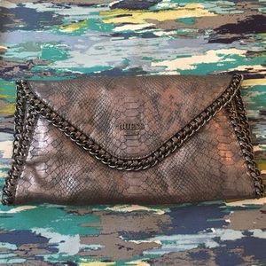 🔴 Guess Chain Clutch