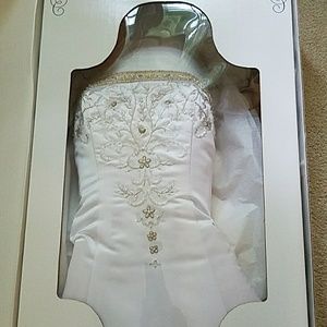 Wedding gown