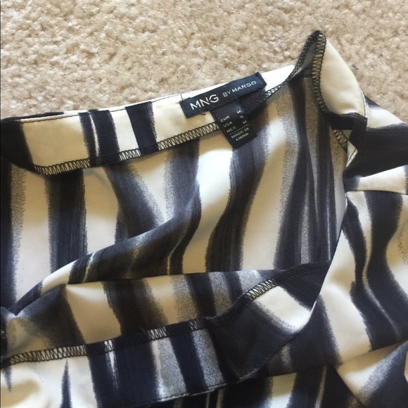 Black and white middle sleeves dress - Picture 2 of 5