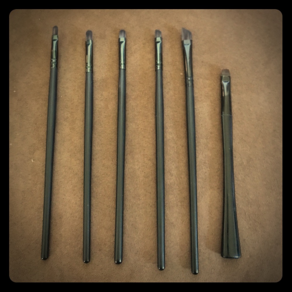 Makeup detail brushes