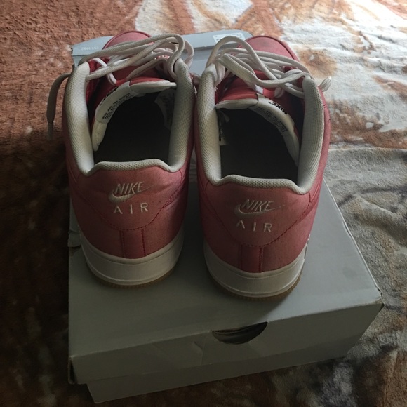 Pink low Air Force ones - Picture 3 of 4