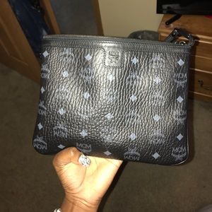 Black MCM pouch 🖤
