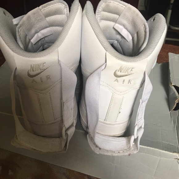 Air Force ones (Does not come with original box) - Picture 2 of 4