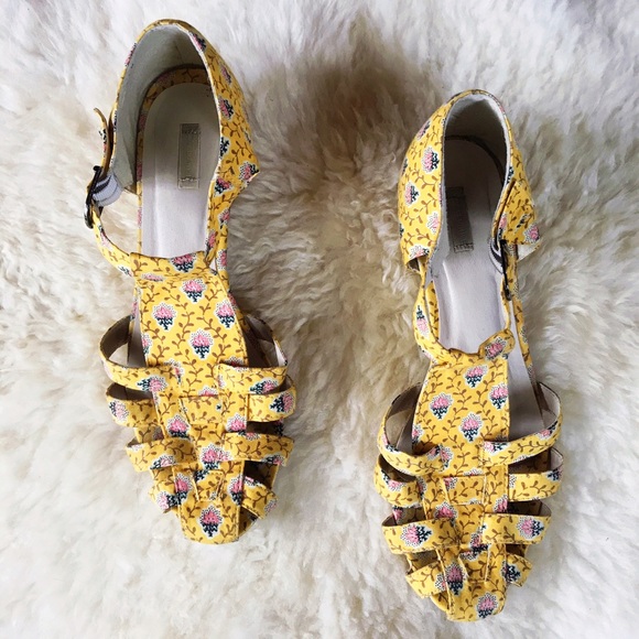 Urban Outfitters Shoes - [UO] Cooperative Floral Basket Weave Sandals