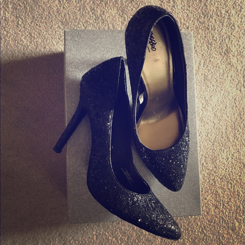 Mossimo black glitter heels