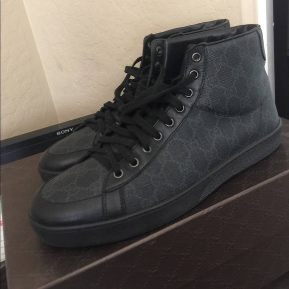 Size 10 Gucci shoes authentic in good condition