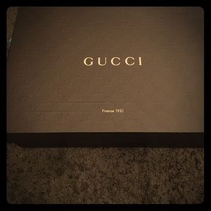 Size 10 Gucci shoes authentic in good condition