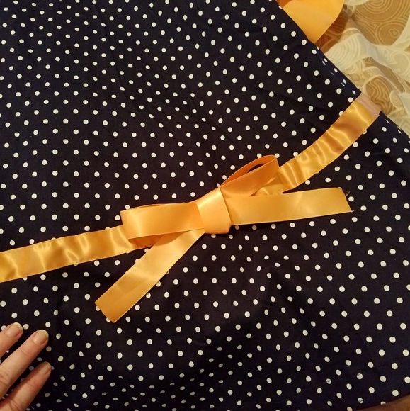 Pin up style polka dot halter - Picture 3 of 3