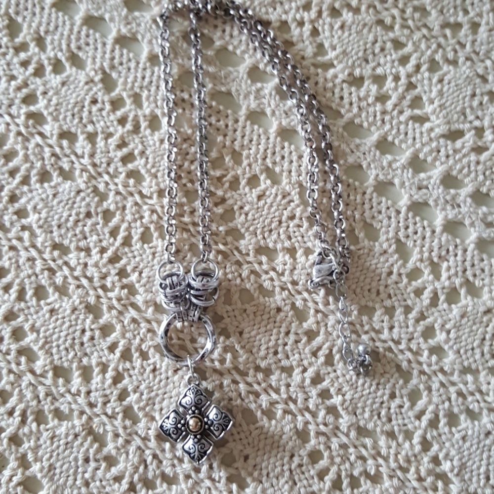 Very nice silver and gold colored necklace