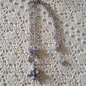 Very nice silver and gold colored necklace