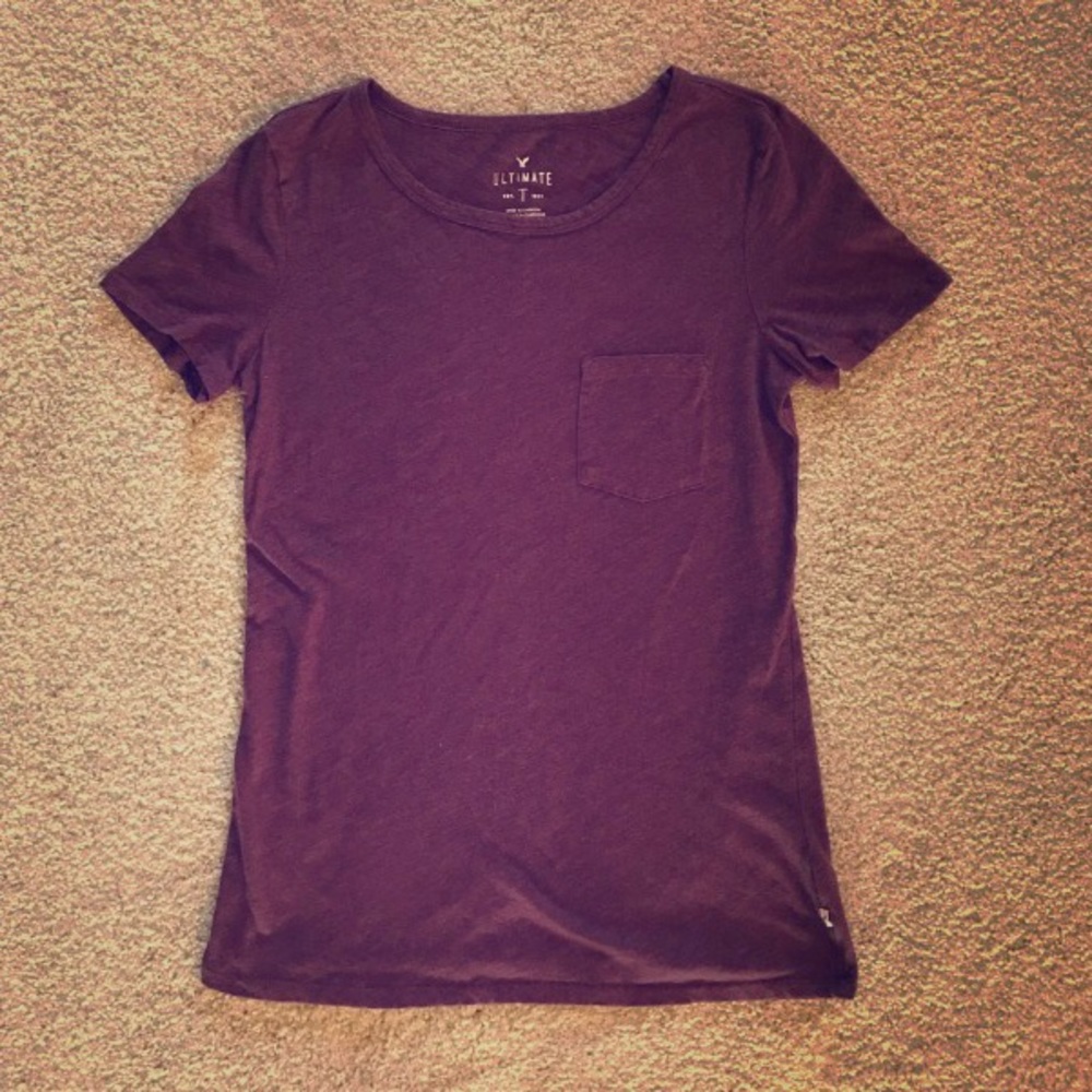 American Eagle Ultimate T size Medium