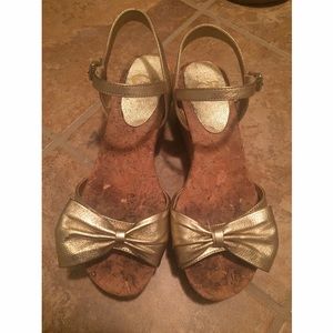 Gianni Bini Gold Bow Wedges