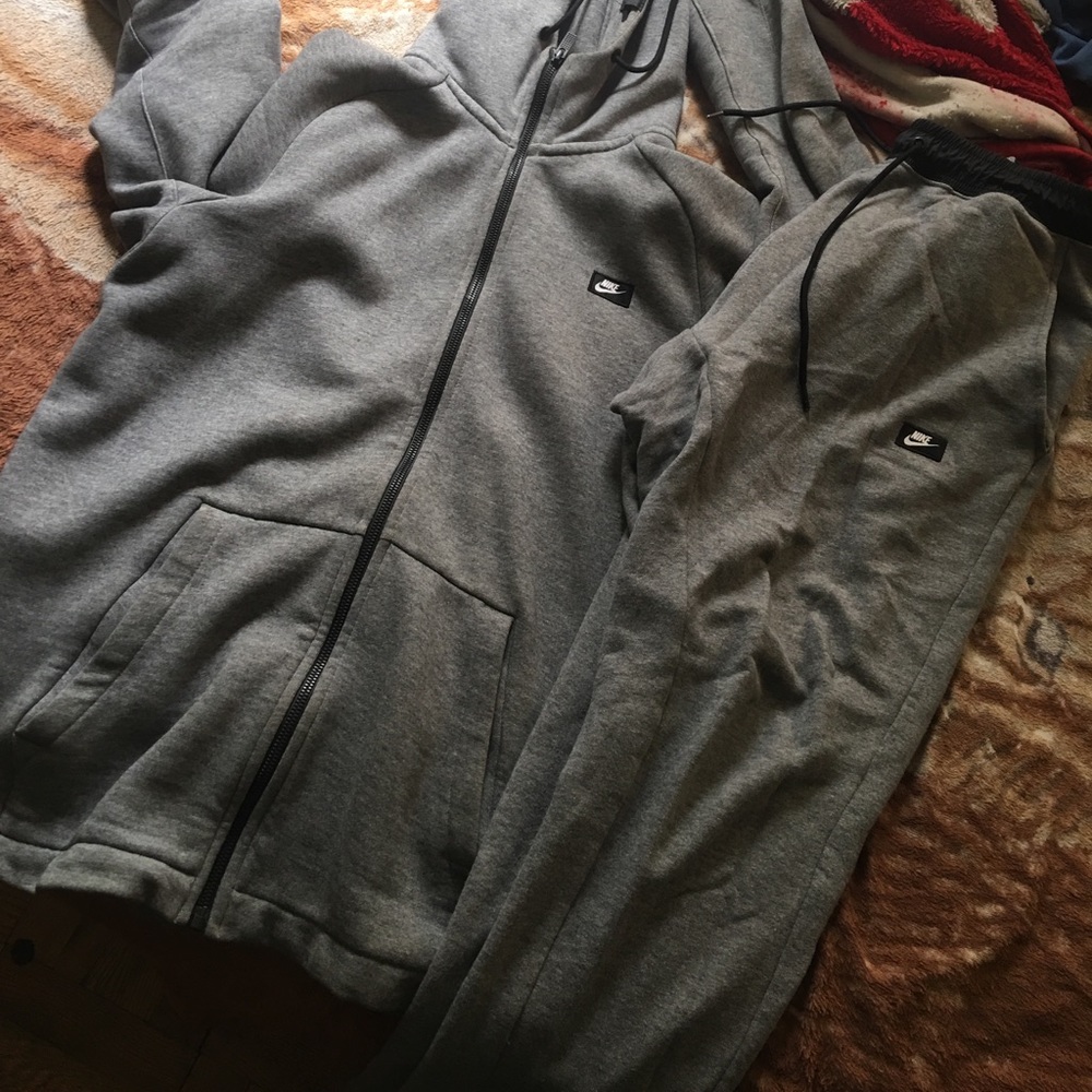 Nike hoodie and pants combo