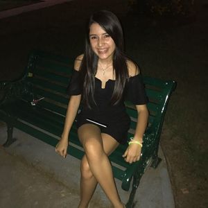 Meet your Posher, Abril