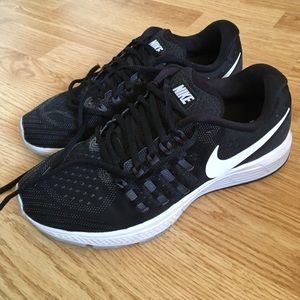 Nike women's black sneakers size 7.5