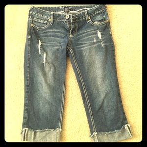 Amethyst Jeans Capris  distressed