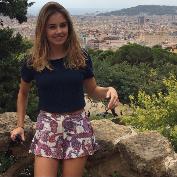 Flowy Shorts 💖🌹🌸🌺 - Picture 1 of 6